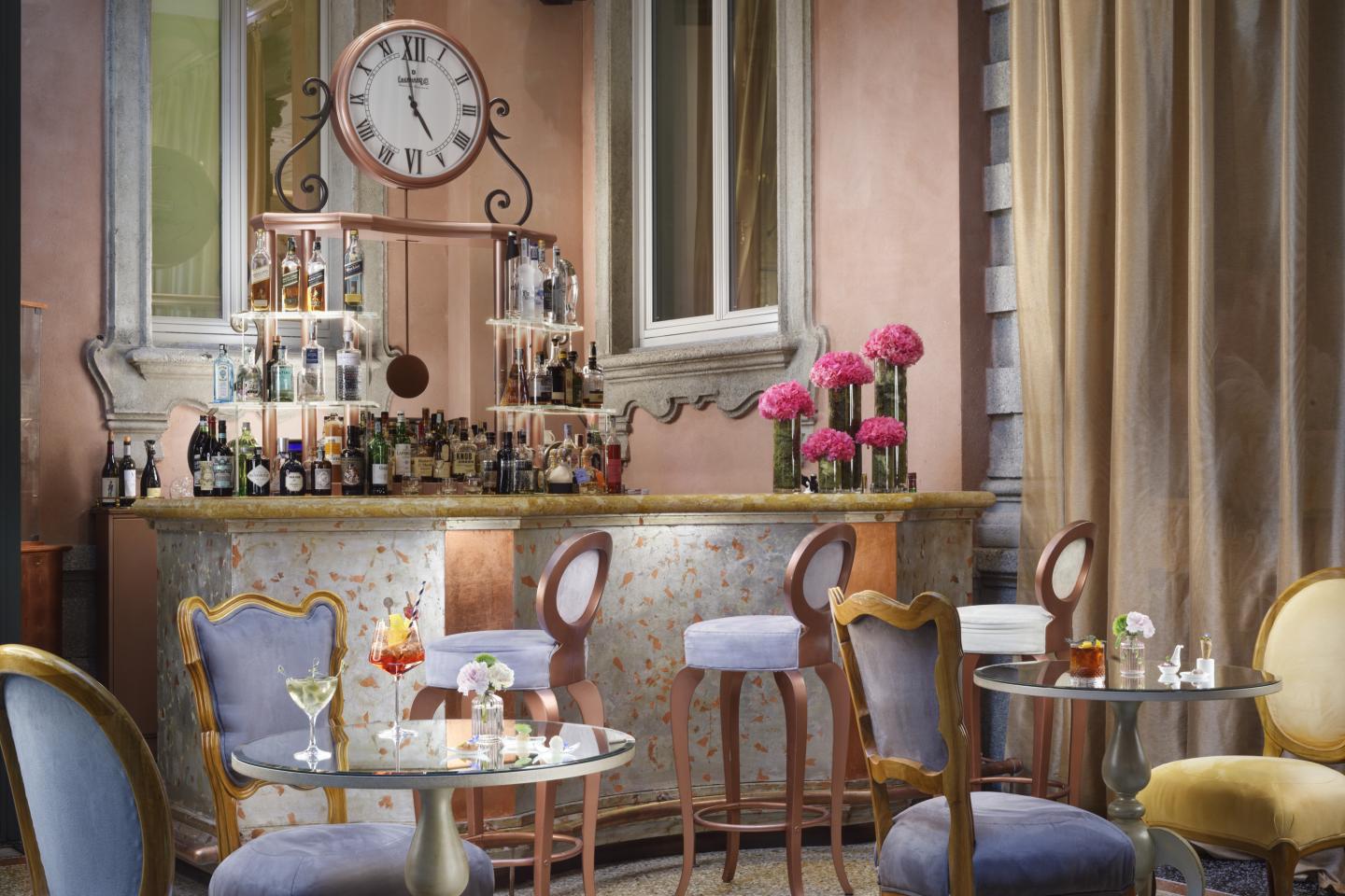 Bar Mezzanotte, Lounge Bar Mailand, Italie | Château Monfort - planetaria.photo 2